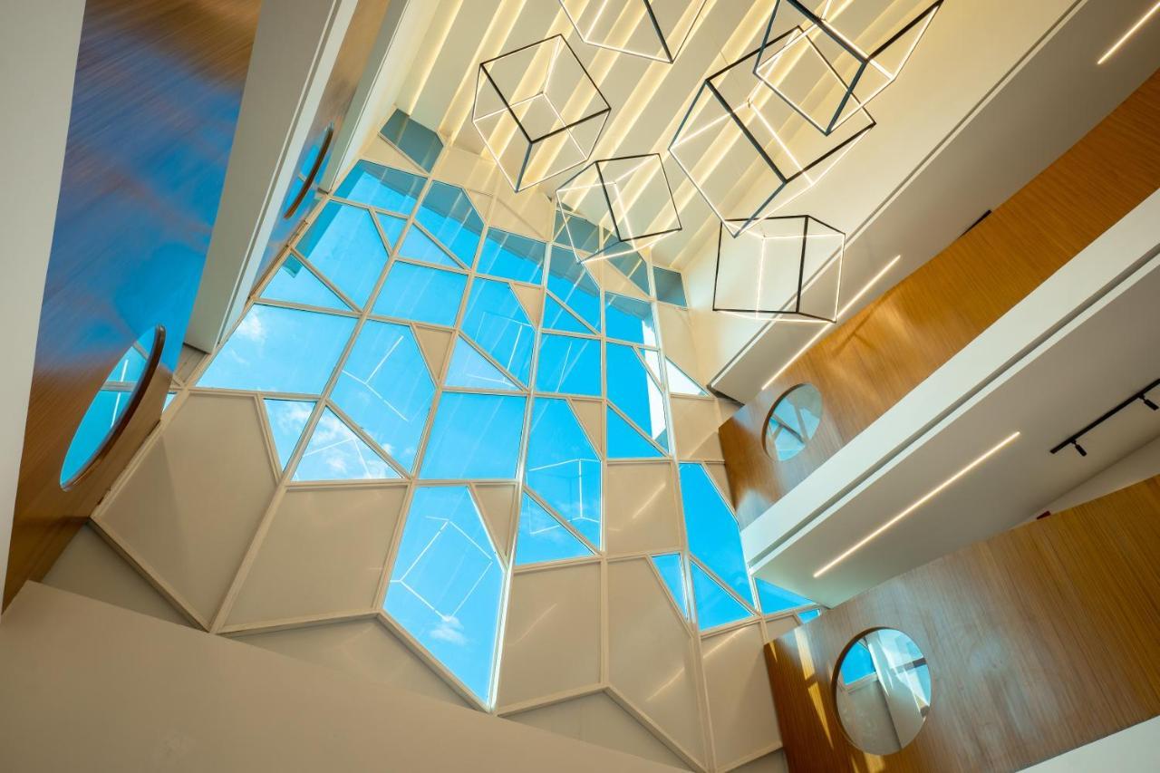 Clubway Grand A Boutique Hotel Jorhāt Esterno foto