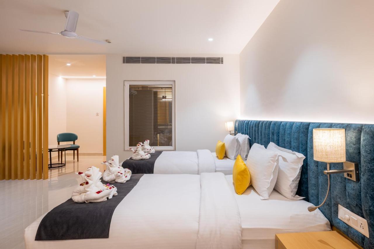 Clubway Grand A Boutique Hotel Jorhāt Esterno foto