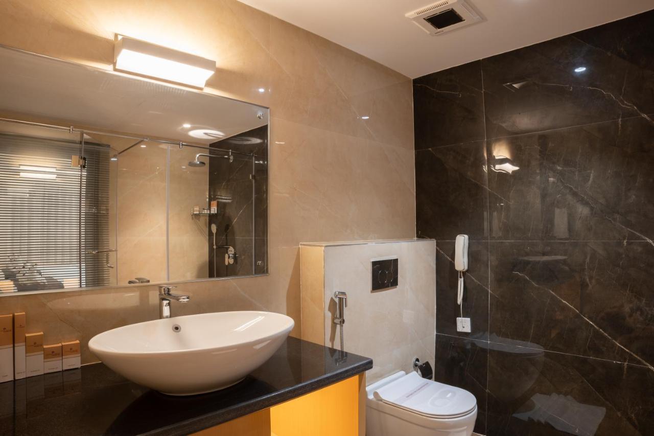 Clubway Grand A Boutique Hotel Jorhāt Esterno foto