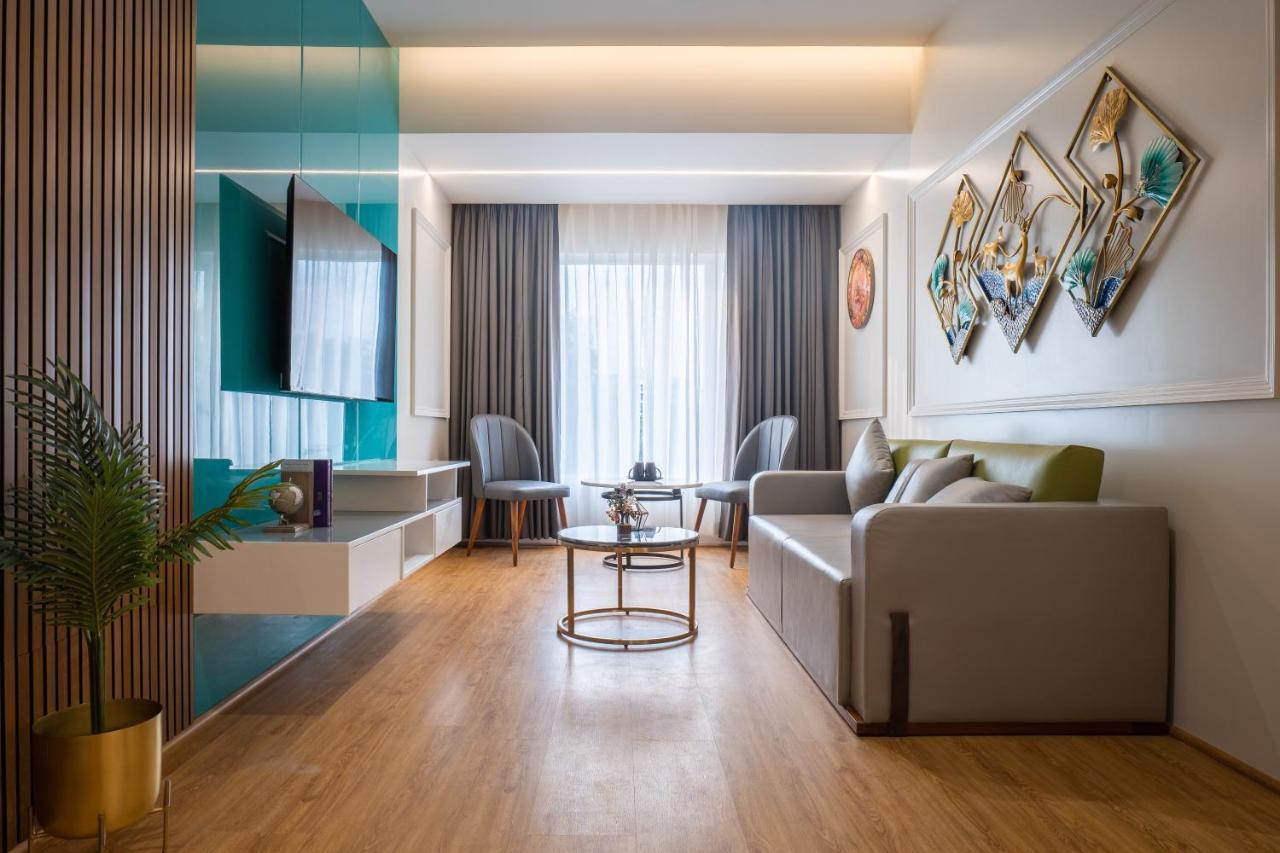 Clubway Grand A Boutique Hotel Jorhāt Esterno foto