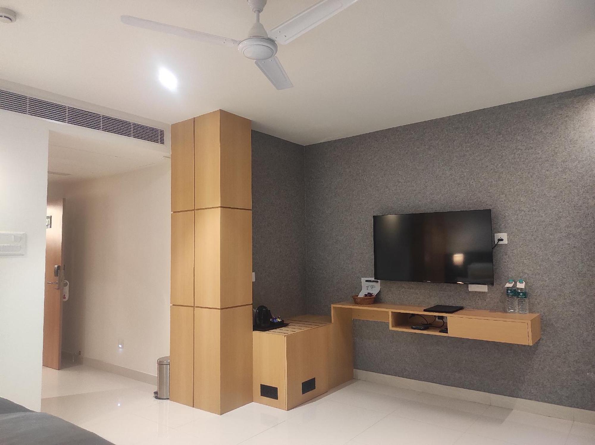 Clubway Grand A Boutique Hotel Jorhāt Esterno foto
