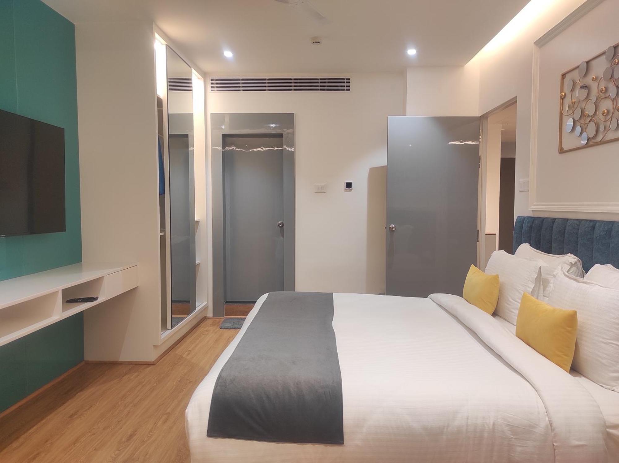 Clubway Grand A Boutique Hotel Jorhāt Esterno foto